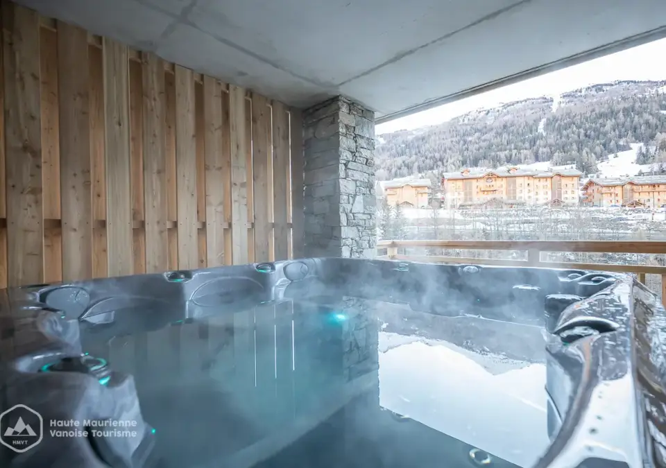 Chalet Arcelle-Val Cenis-Hot tub (1).webp