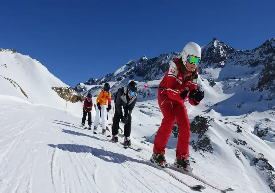 Oz 3300 ESF ski lessons (3).webp