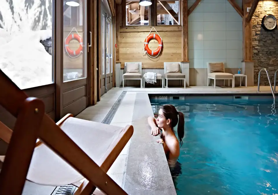 Le Ruitor-Sainte Foy-Indoor pool (2).webp