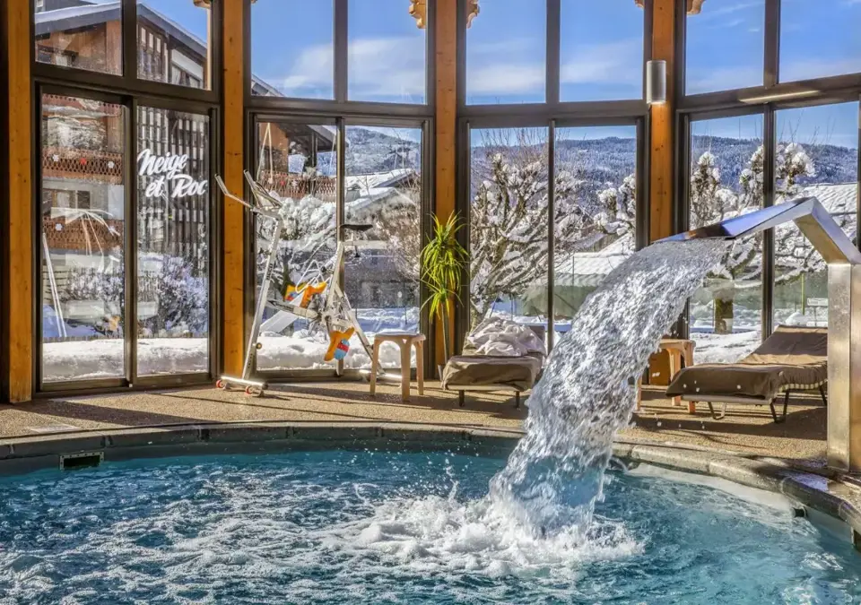 Neige et Roc-Samoens-Indoor pool (1).webp