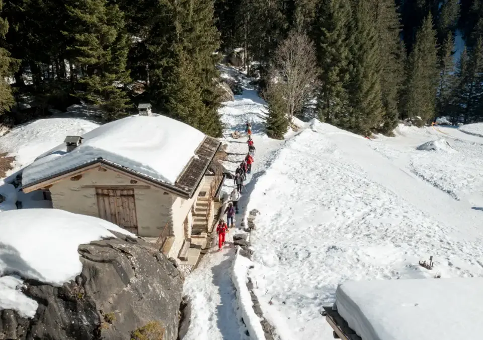 Snowshoeing ©Guillaume-Grasset-Office-de-Tourisme-de-Pralognan-la-Vanoise (1).webp