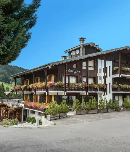 Hotel Le Petit Dru, Morzine (hotel) - Exterior shot in summer