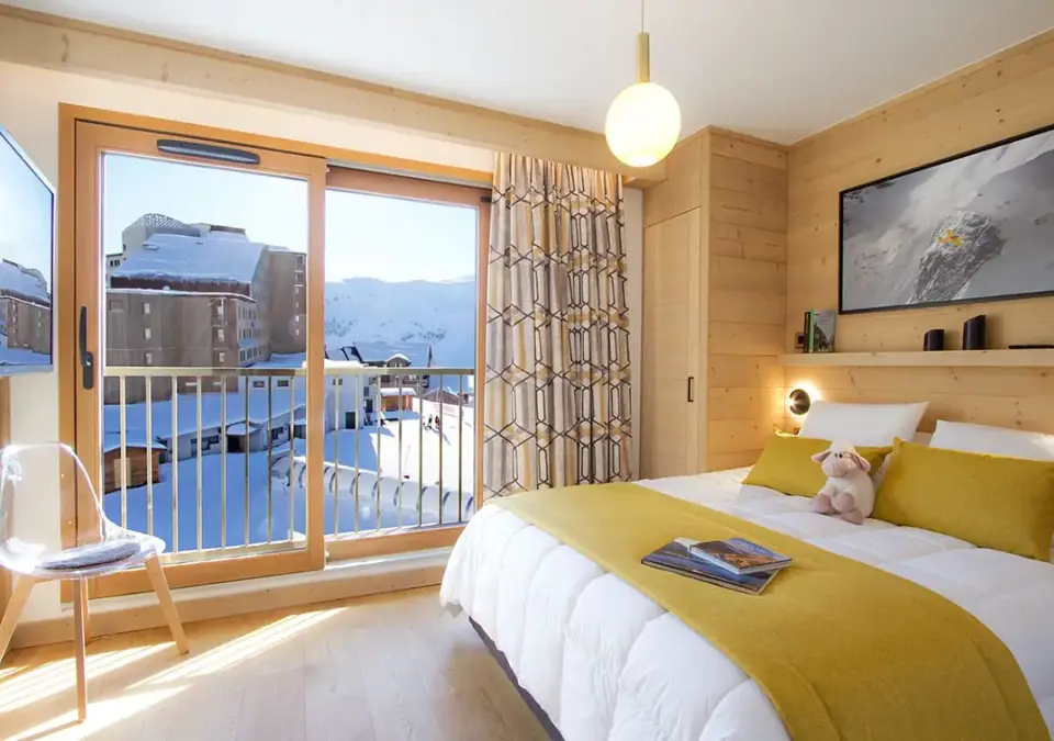 Phoenix-Alpe d'Huez-Typical A building apartments (7).webp