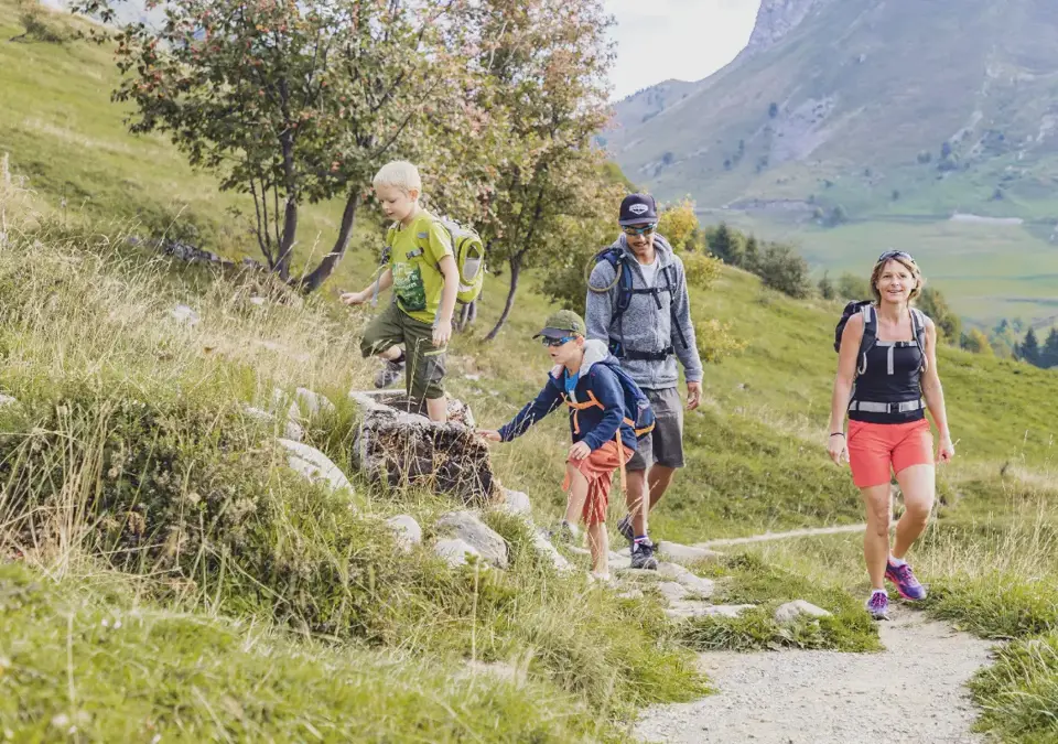 Le Grand Bornand walking (1).webp
