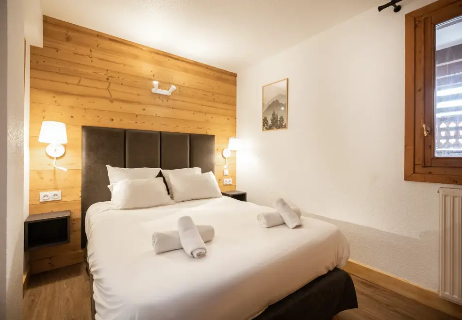 Val Chaviere, Val Thorens (self catered apartments) - Typical 10/12 person apartment style